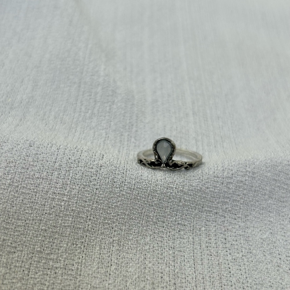 Vintage crystal pendant ring